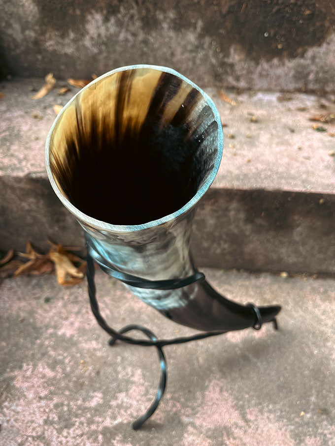 Wikinger Trinkhorn - Mittelalterliches Trinkhorn - Lebensmittelecht lackiert