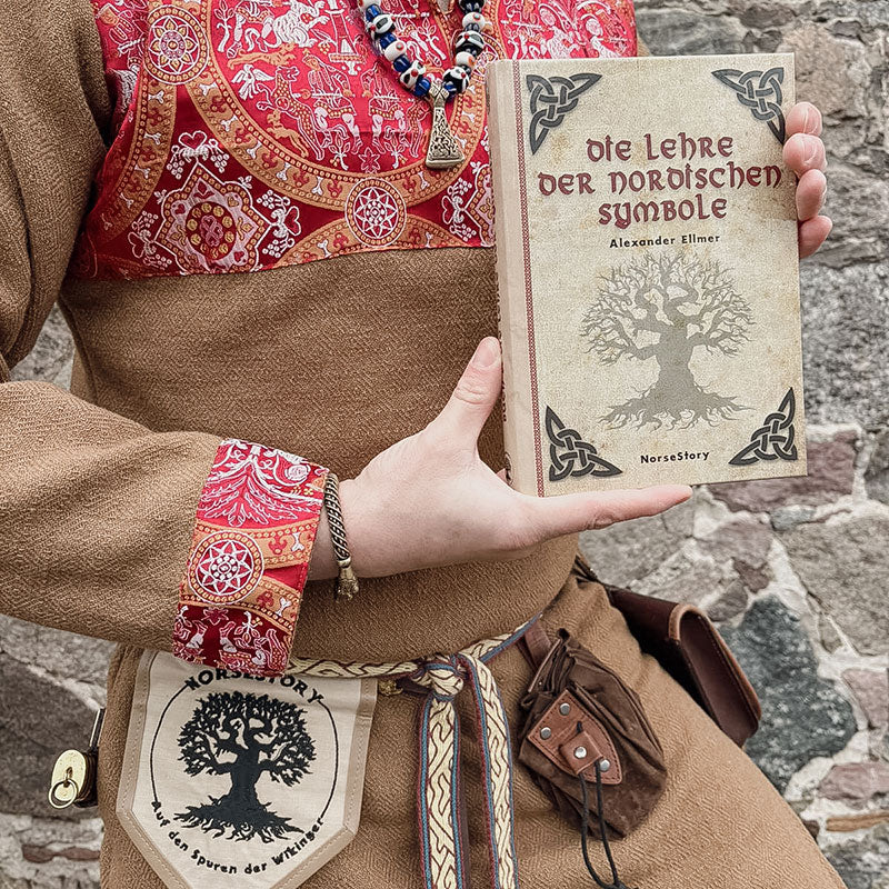 Buch Die Lehre der nordischen Symbole - Außenansicht