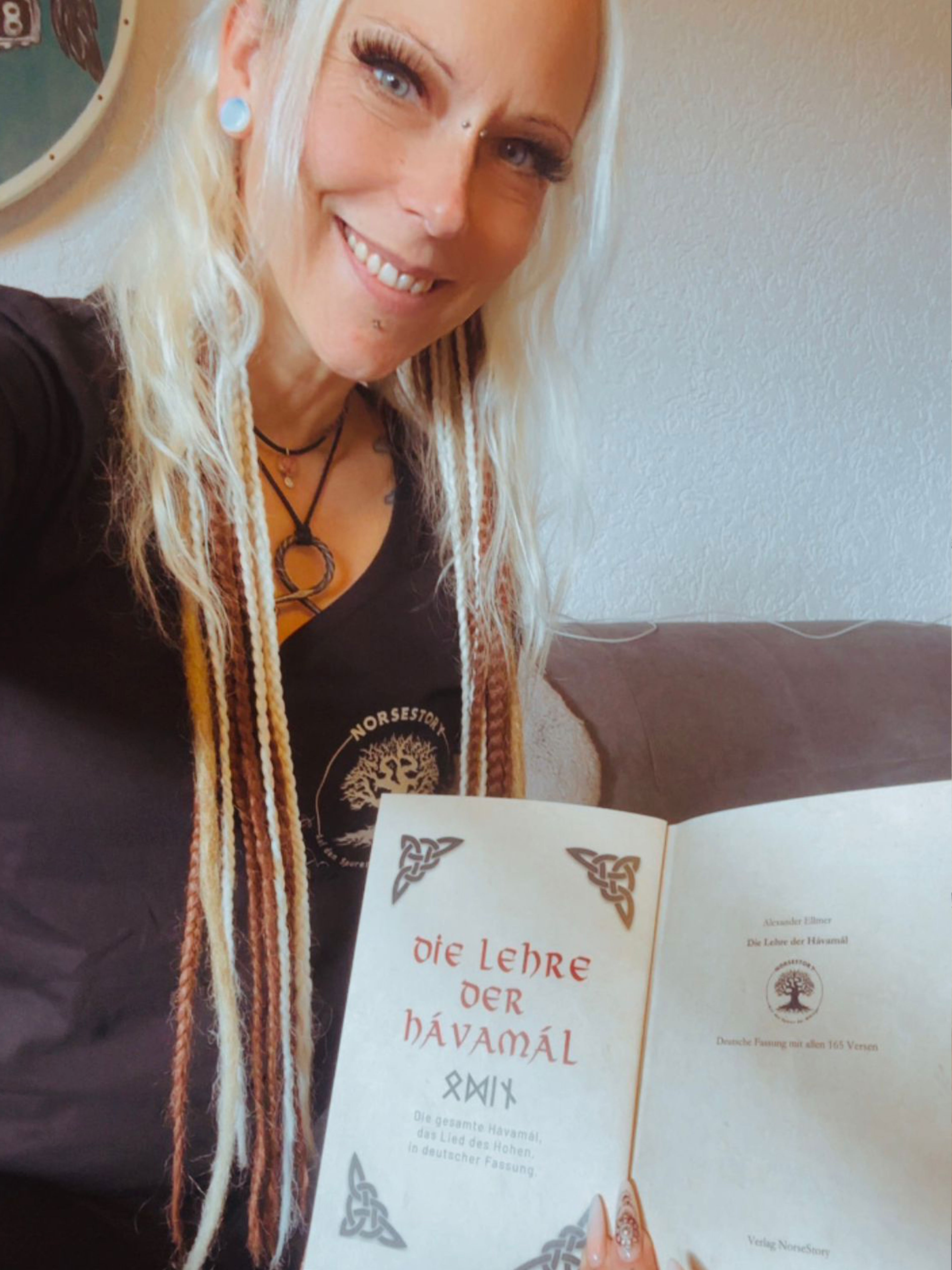 Kundenfoto des Hardcover Buches "Die Lehre der Hávamál"