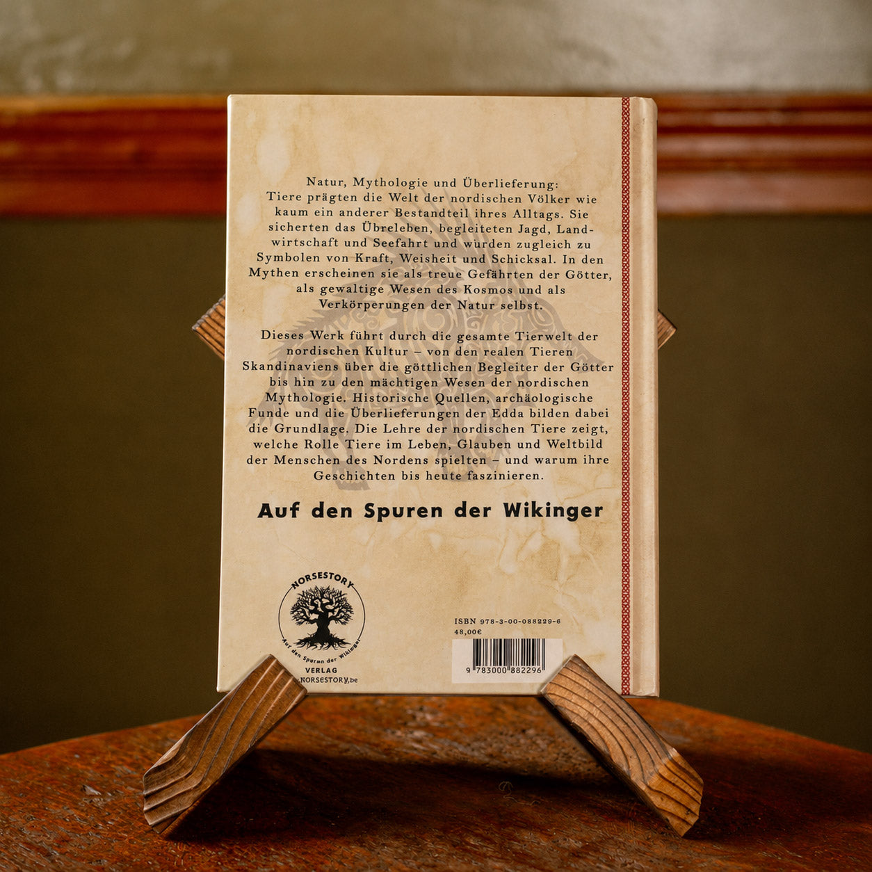 Die Lehre der nordischen Tiere - Hardcover Buch aus der Reihe "Die Lehre der nordischen Mythologie" -  Rückseite